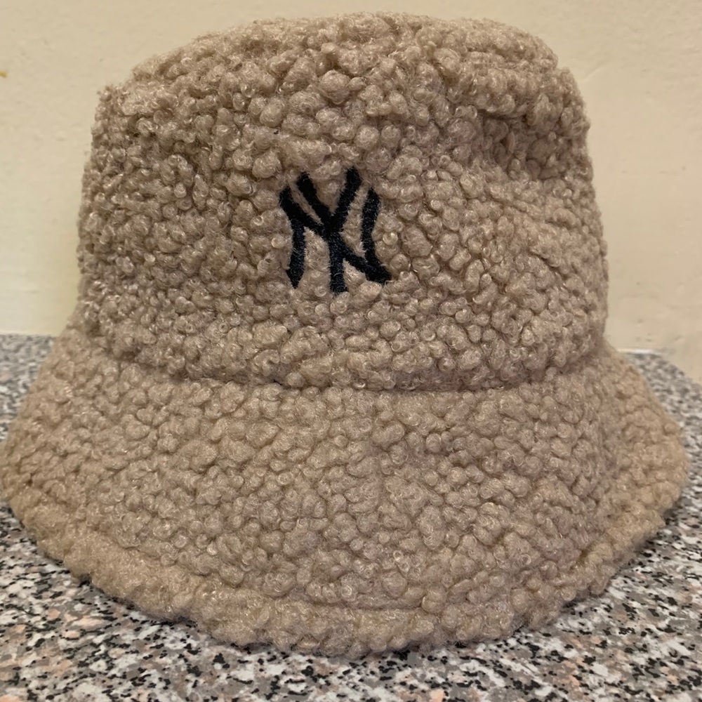 Bucket hat - Picture 1 of 1